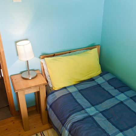 1 Tan Yr Eglwys Barn Cottage Pontardawe Exteriör bild
