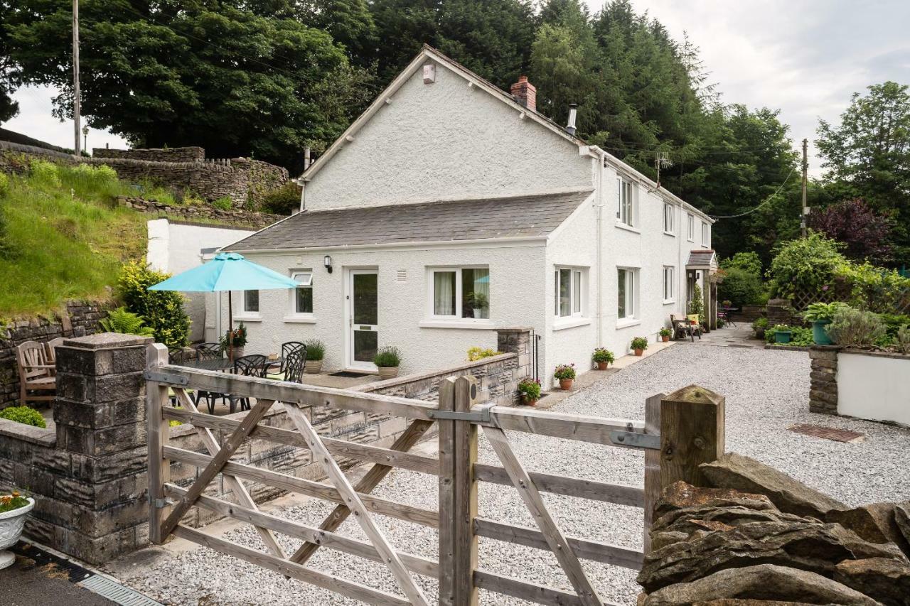 1 Tan Yr Eglwys Barn Cottage Pontardawe Exteriör bild
